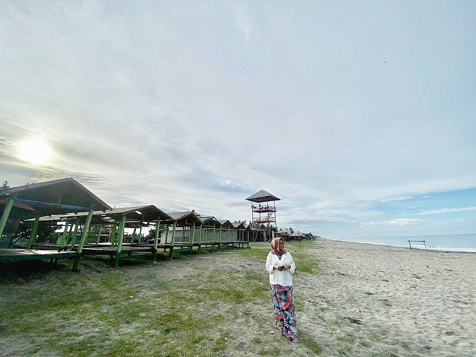 5 Pantai dengan Pemandangan Laut dan Pasir Indah di Pinrang 