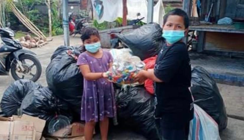 Anak-anak di Tabanan Diajak Memungut Sampah Biar Bersosialisasi
