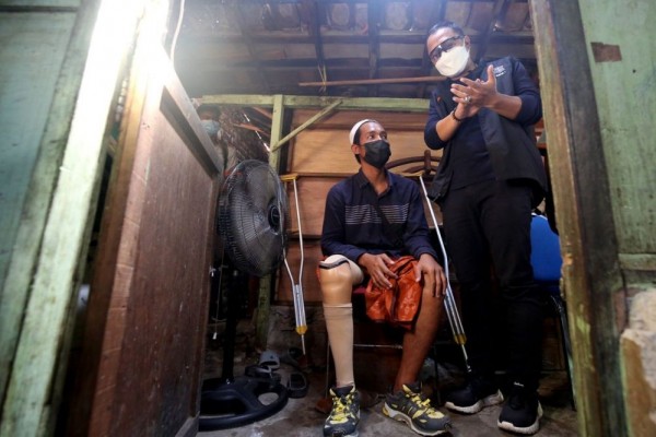 Pemkot Surabaya Bagi-bagi Kaki Palsu, Warga yang Butuh Bisa Bersurat