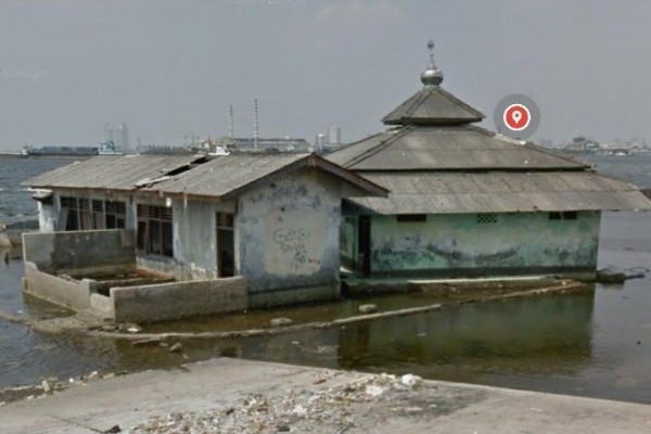 Tanggul Laut di Jakut Rembes, Heru Perintahkan Dinas SDA Tinjau Lokasi