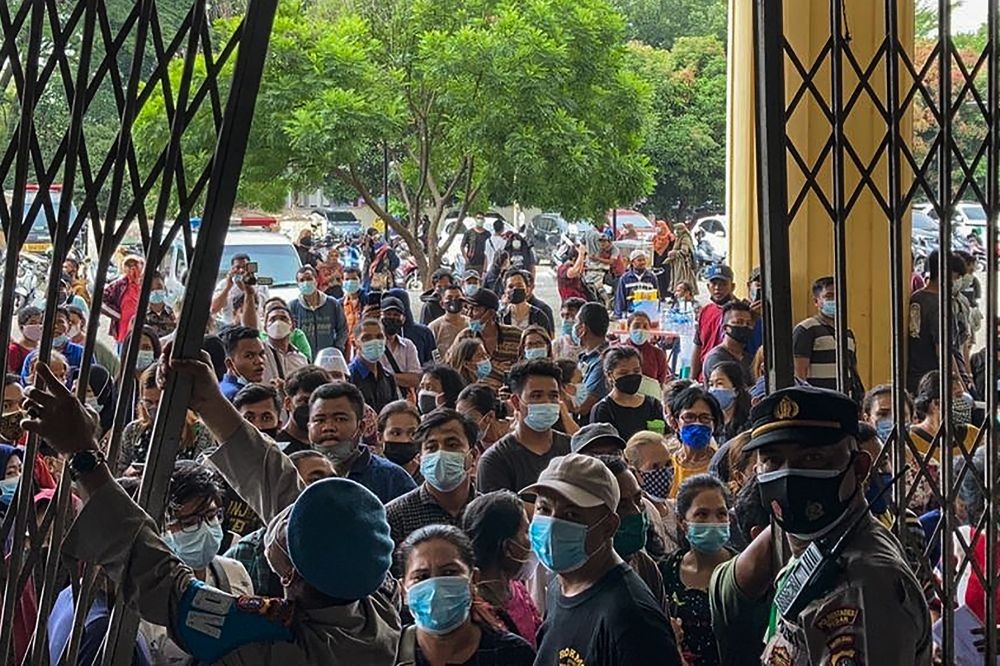 Vaksinasi Massal di GOR Pemprov Ricuh, Ini Alasan Polrestabes Medan