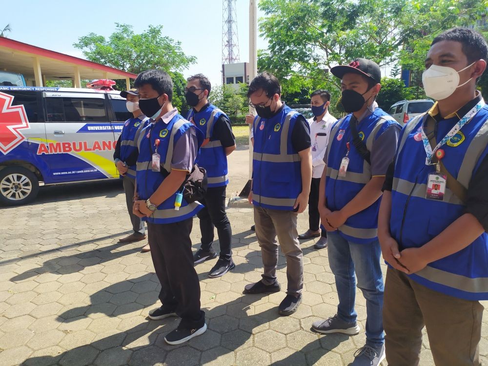 PPKM Level 4, Ambulans COVID-19 Jemput Pasien di Lereng Gunung Ungaran