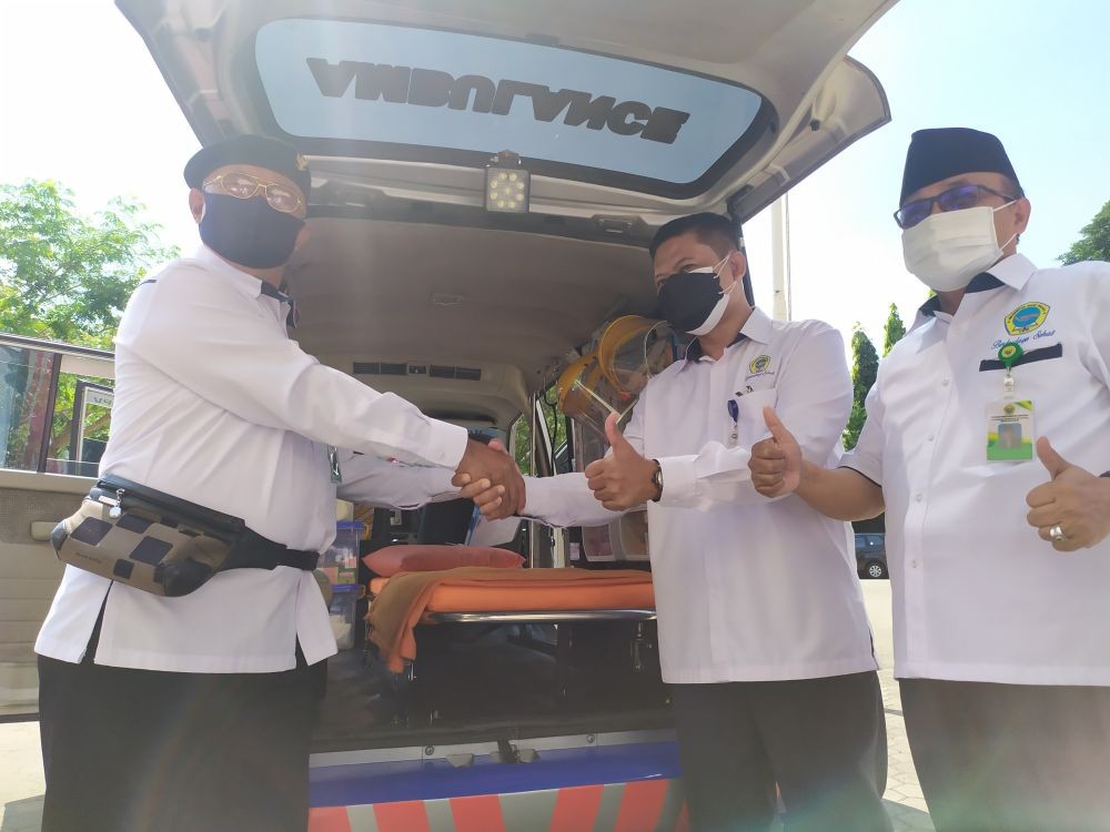 PPKM Level 4, Ambulans COVID-19 Jemput Pasien di Lereng Gunung Ungaran