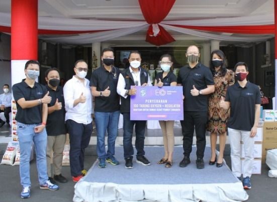 EO ID East Sumbang 100 Tabung Oksigen untuk Pemkot Surabaya 