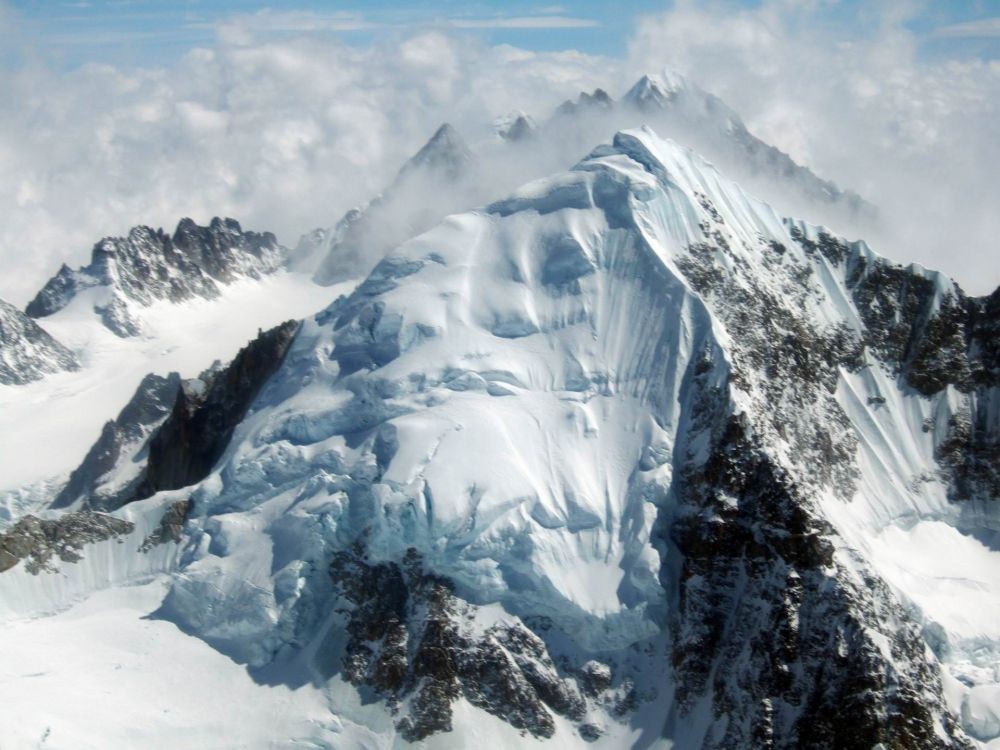 10 Gunung Tertinggi Di Asia Tenggara 7605