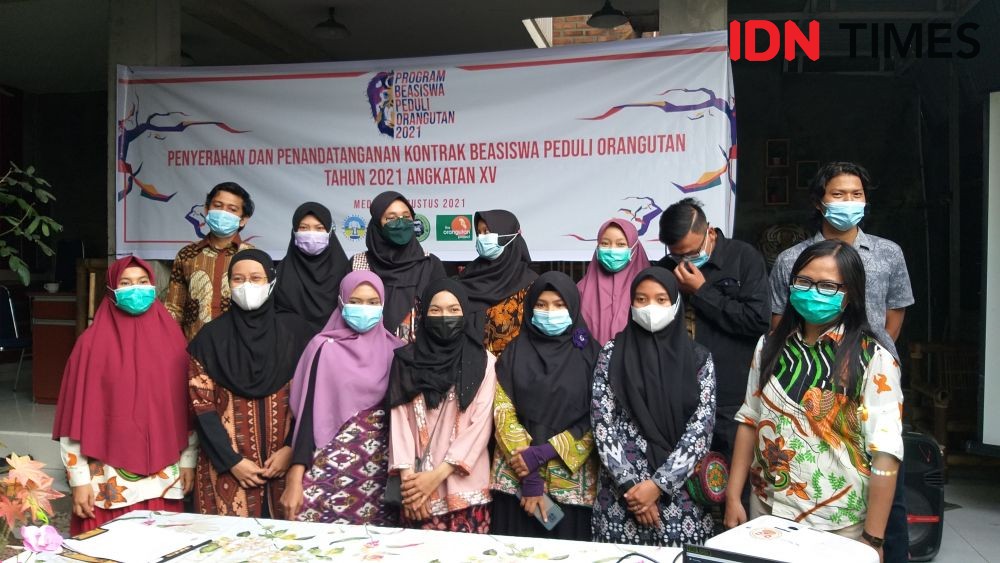 12 Mahasiswa Sumut dan Aceh Menerima Beasiswa Peduli Orangutan