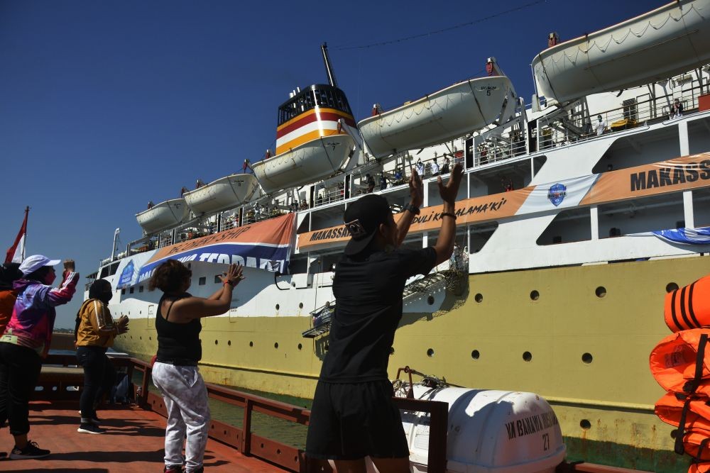 Kemenhub Tanggung Biaya Sewa Kapal Isolasi Apung di Makassar