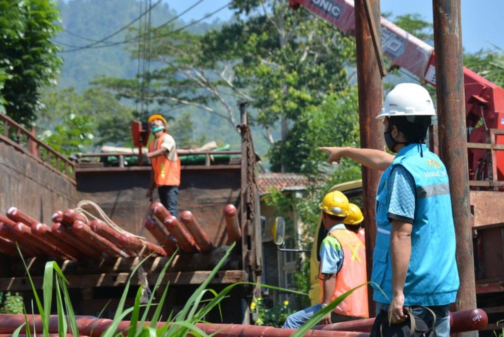 Ratusan Warga Desa Karang Brak Tanggamus Kini Nikmati Listrik