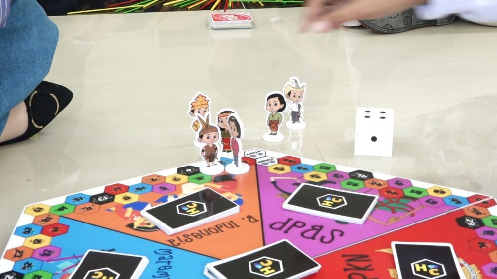 Mahasiswa Unusa Bikin Media Belajar Serupa Permainan Monopoli 