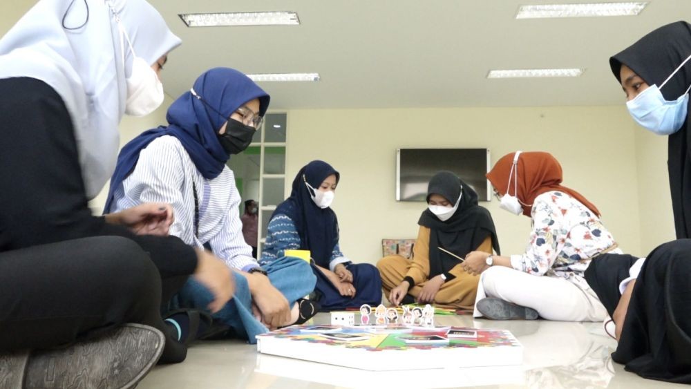 Mahasiswa Unusa Bikin Media Belajar Serupa Permainan Monopoli 