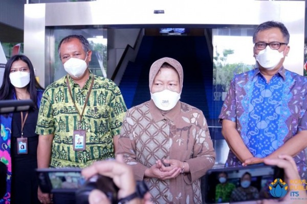 Kado 17 Agustus, Risma Minta ITS Buat Kapal dan Motor untuk Papua