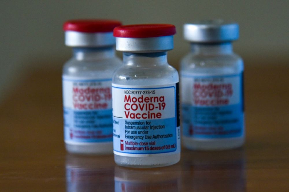 Vaksinasi Ketiga untuk Nakes di Sumut Terhambat Pendingin Moderna