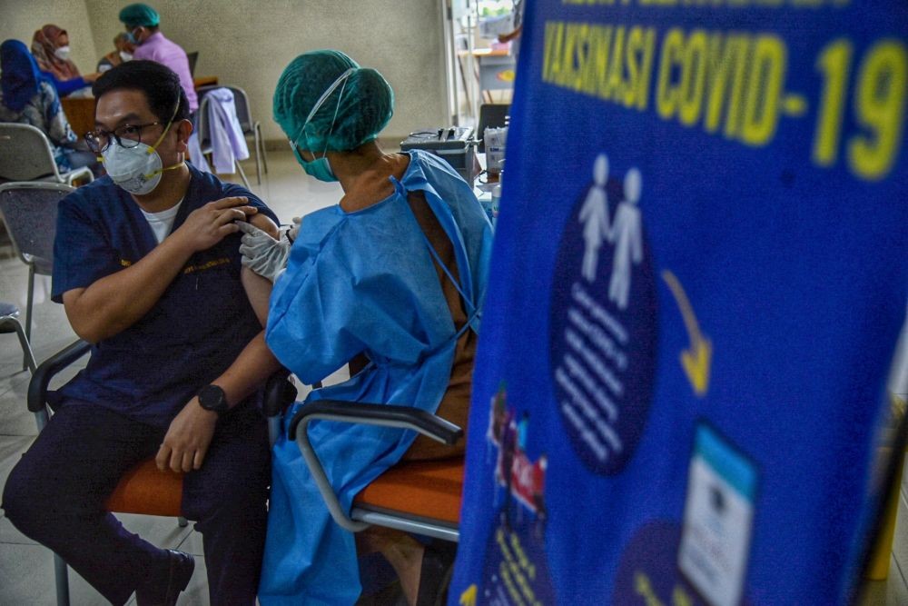 Vaksinasi Ketiga untuk Nakes di Sumut Terhambat Pendingin Moderna