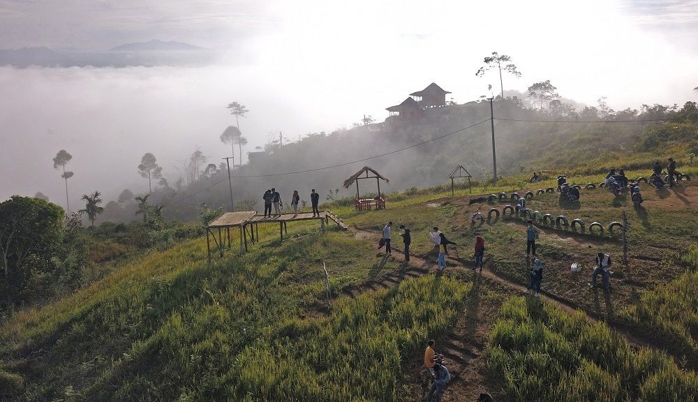 Pesona Bukit Bawang Bakung Lampung Barat, ‘Negeri di Atas Awan’