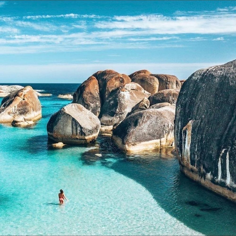 Bak Kristal, Ini 10 Pantai dengan Air Paling Jernih di Dunia