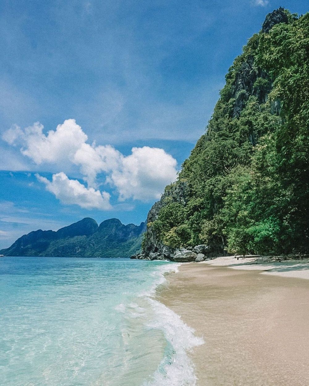 Bak Kristal, Ini 10 Pantai dengan Air Paling Jernih di Dunia