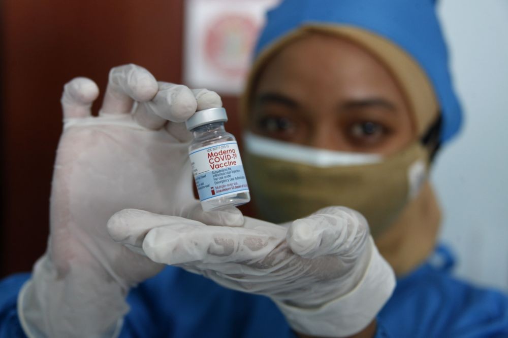 Vaksinasi Baru 50 Persen, Eva Dwiana Blusukan ke Pasar Tradisional