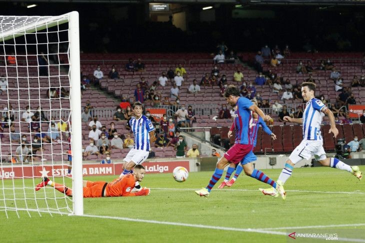 Europa League: Barcelona on hold as Sevilla can embarrass West Ham