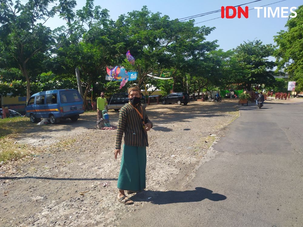 10 Potret Unik Pedagang Pasar Semarang Rayakan HUT RI Ke-76, Kocak Abis! 