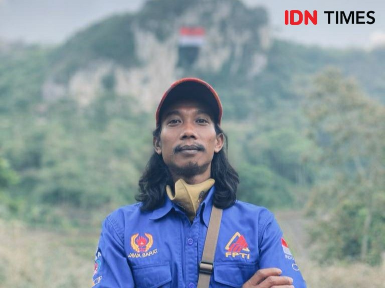 Kritik Pendaki Bandung Barat Sambil Hormat Bendera di Citatah
