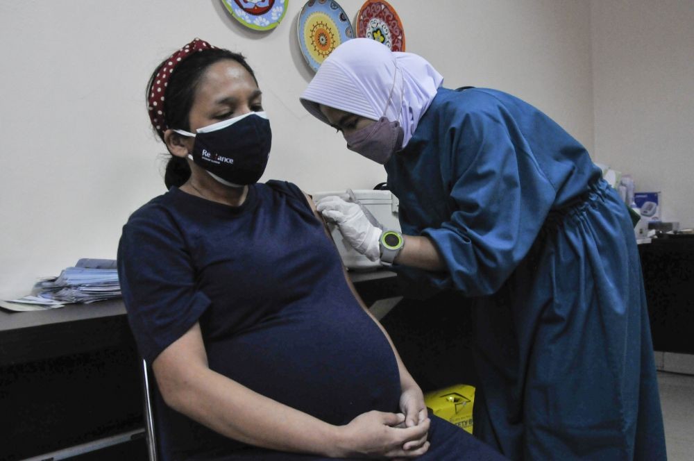 Vaksinasi Ibu Hamil di Semarang Dimulai, Cek Syarat dan Cara Daftarnya