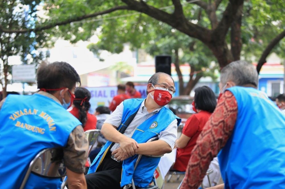 Komunitas Tionghoa Peduli Kota Bandung Sebar 4 Ribu Bantuan Sembako