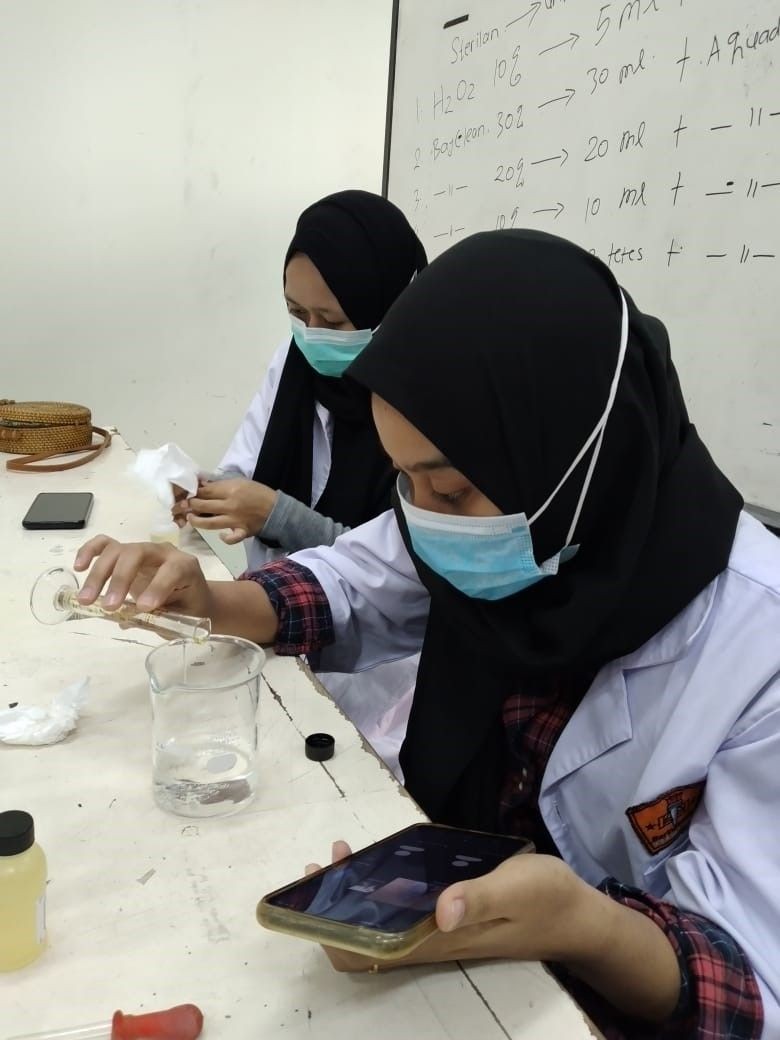 Inovasi Mahasiswa Semarang, Limbah Kulit Buah Jadi Pengharum Ruangan