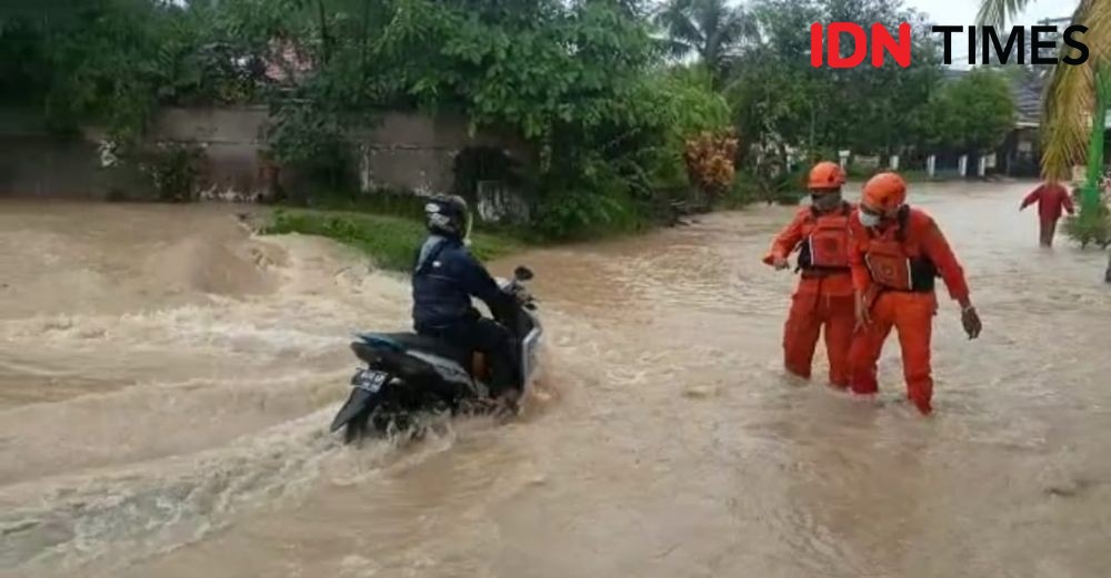 Hujan Semalaman, Kota Balikpapan Dikepung Genangan Banjir 