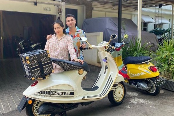 10 Penampakan Vespa Dior yang Diidamkan Nagita Slavina, Bikin Ngiler!
