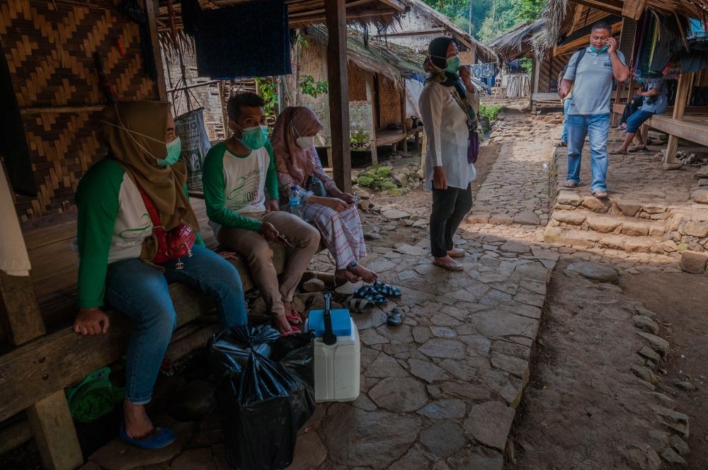 5 Potret Upaya Vaksinasi di Pemukiman Baduy