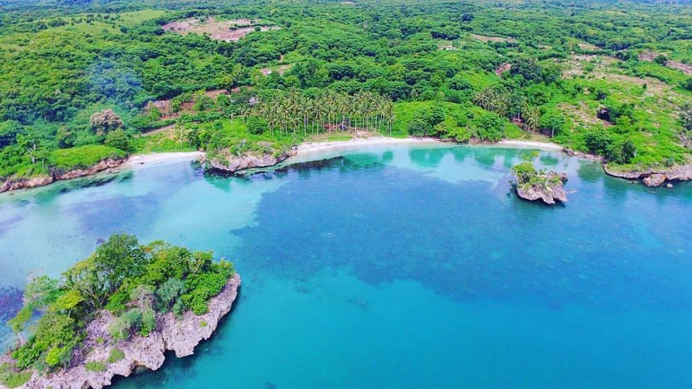 5 Pantai Keren yang Wajib Kamu Kunjungi saat Liburan ke Pulau Selayar