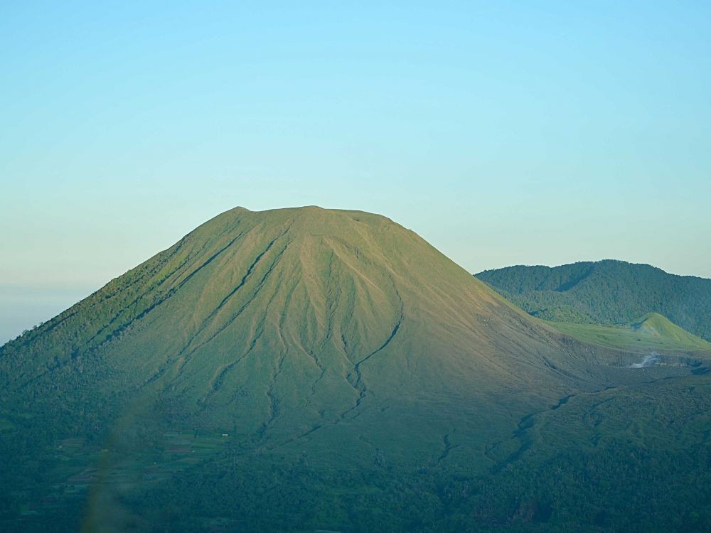 Aktivitas Vulkanik Gunung Lokon Meningkat, Warga Diimbau Tak Mendekat