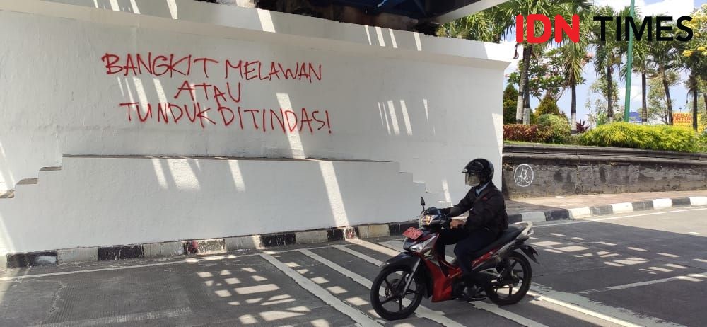 Tak Sampai 24 Jam, Mural 'Dibungkam' di Yogyakarta Dihapus