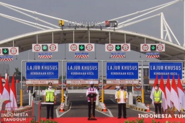 Ditemani Anies, Jokowi Resmikan Jalan Tol Kelapa Gading-Pulo Gebang