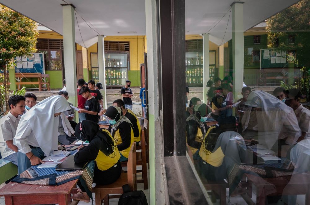 Potret Vaksinasi untuk Siswa di Banten, Ada yang Takut Gak?