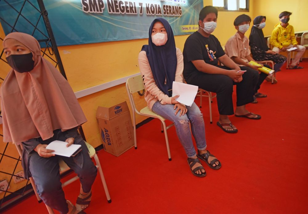 Potret Vaksinasi untuk Siswa di Banten, Ada yang Takut Gak?