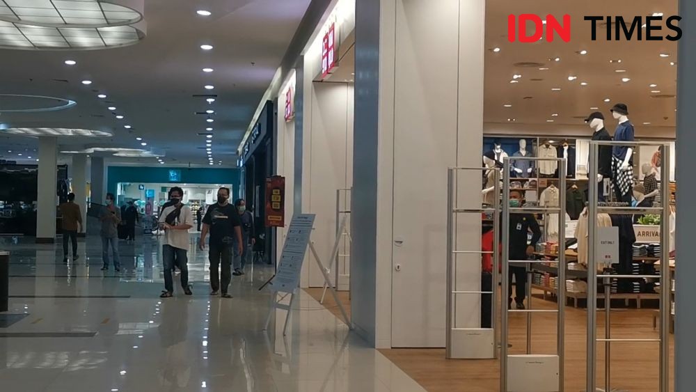 Hari Pertama Mal di Solo Buka, Banyak Pengunjung Gaptek PeduliLindungi
