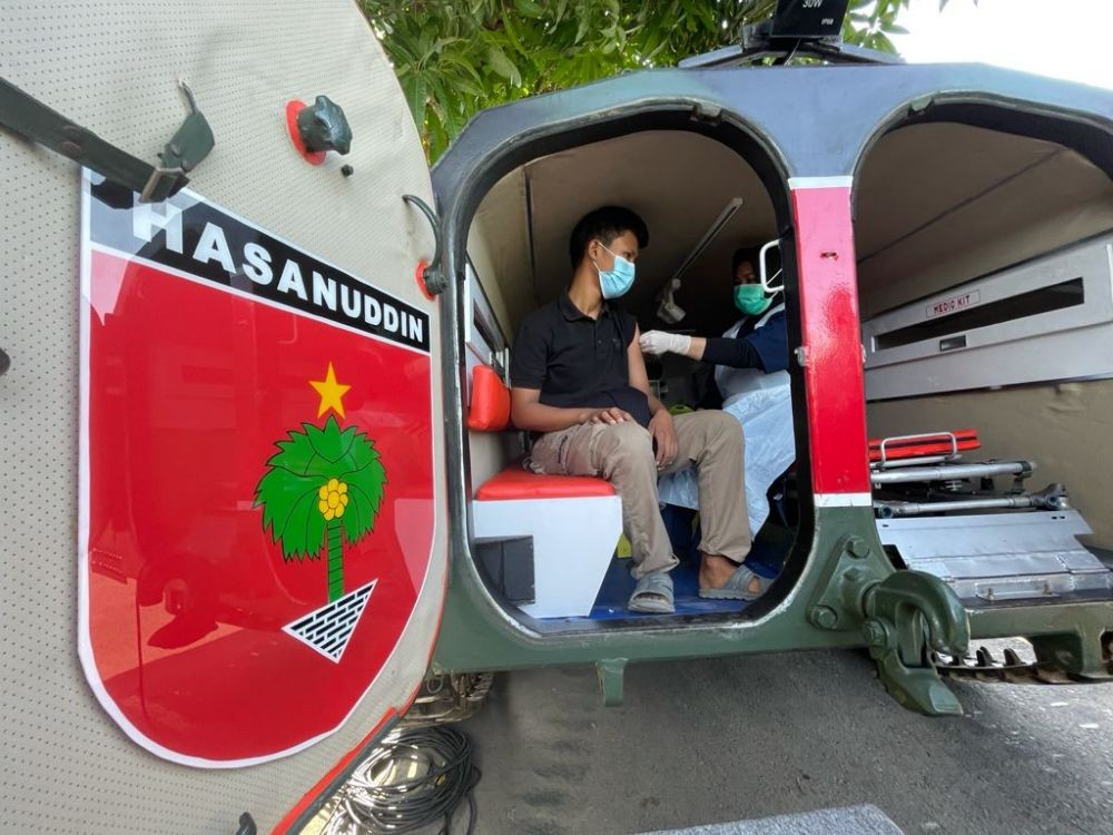 Tarik Perhatian, Kodim Makassar Gelar Vaksinasi di Mobil Tank Tempur