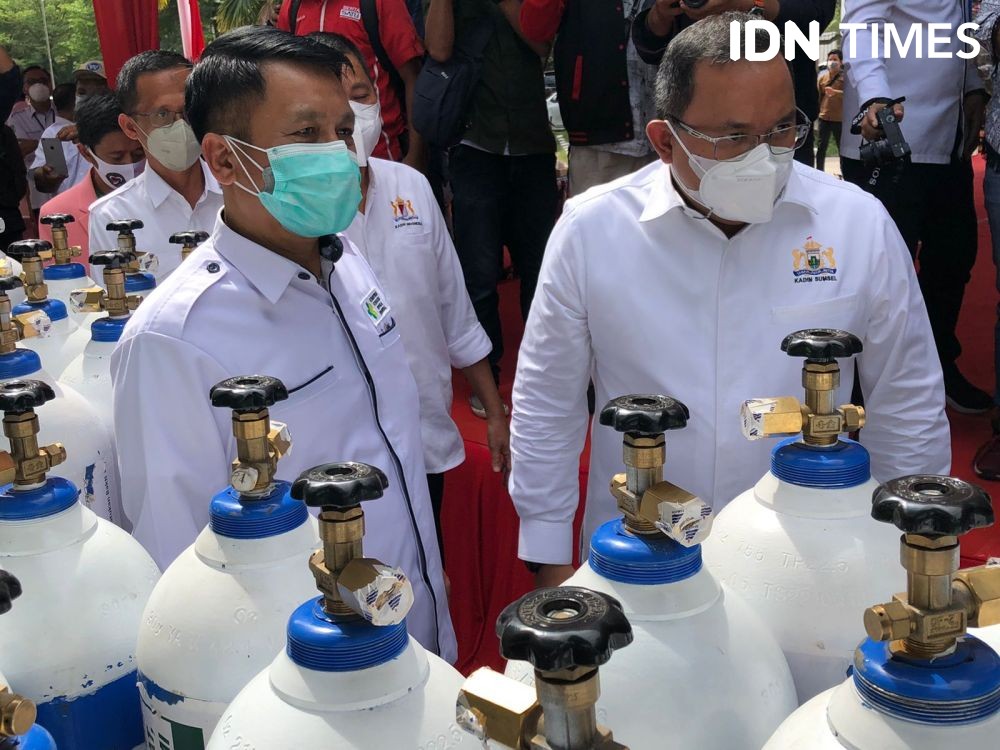 Kadin Sumsel Sumbang 400 Tabung Oksigen ke 10 RS di Sumsel