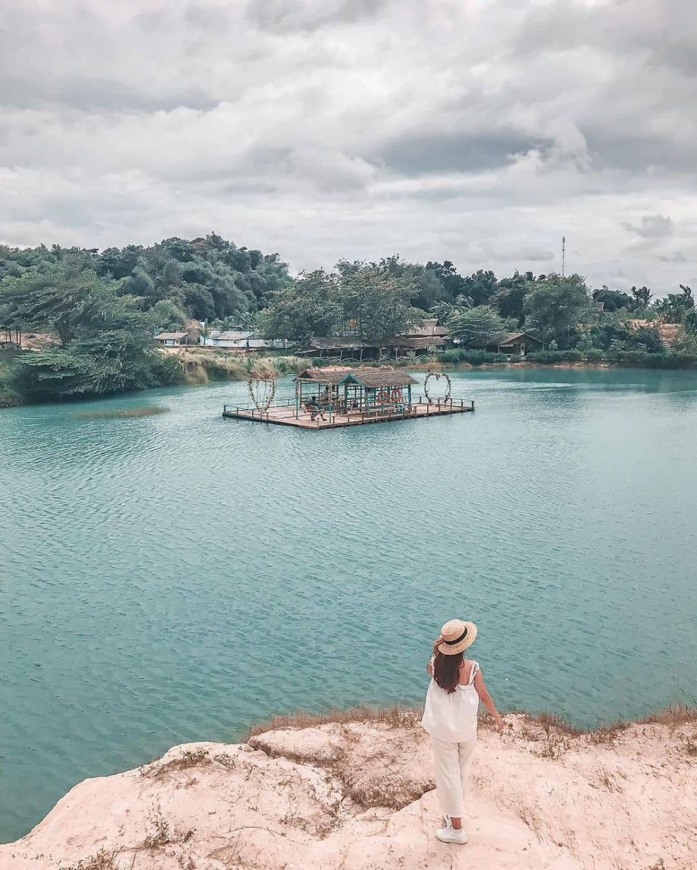 10 Danau Berwarna Biru Di Indonesia Pesonanya Indah