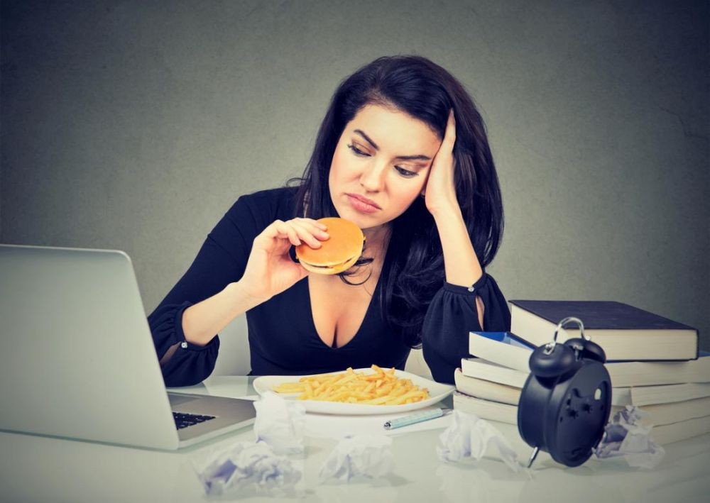14 Alasan Mengapa Kamu Gampang Lapar, Mungkin Itu Tanda Adanya Masalah
