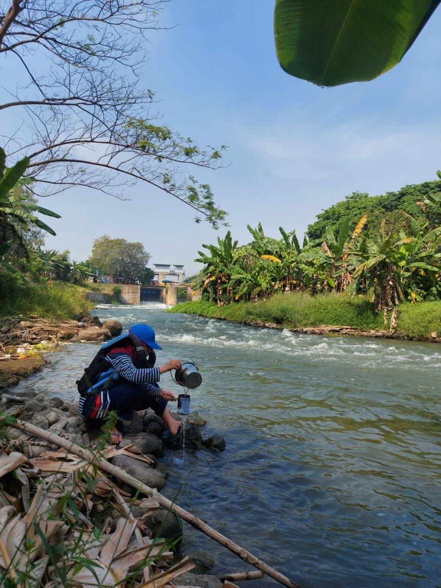 Jumlah Plankton di Kali Surabaya Kalah dengan Mikroplastik