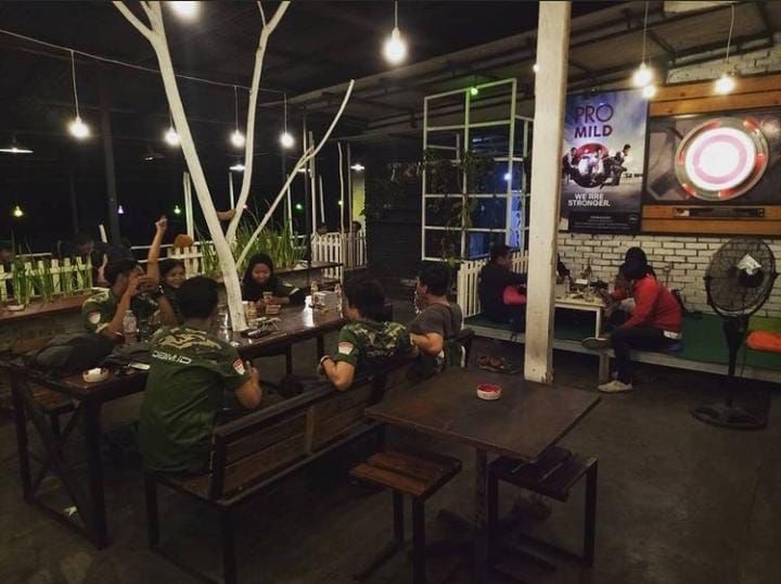 7 Cafe di Sekitar Unesa yang Gak Bikin Bokek Mahasiswa!