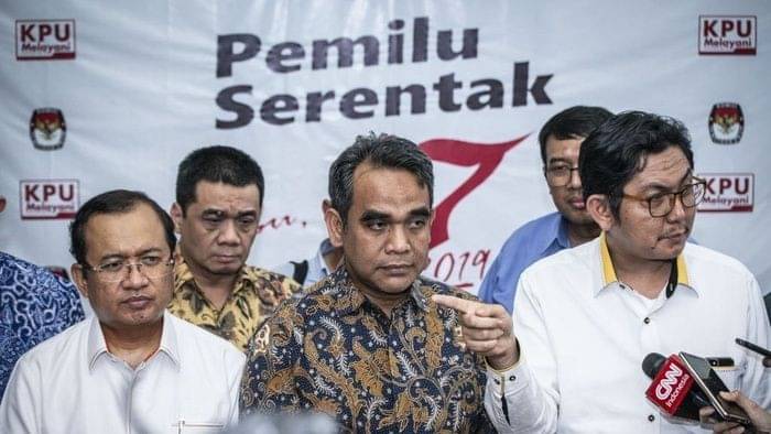 Pdip Buka Suara Soal Baliho Prabowo Bareng Jokowi