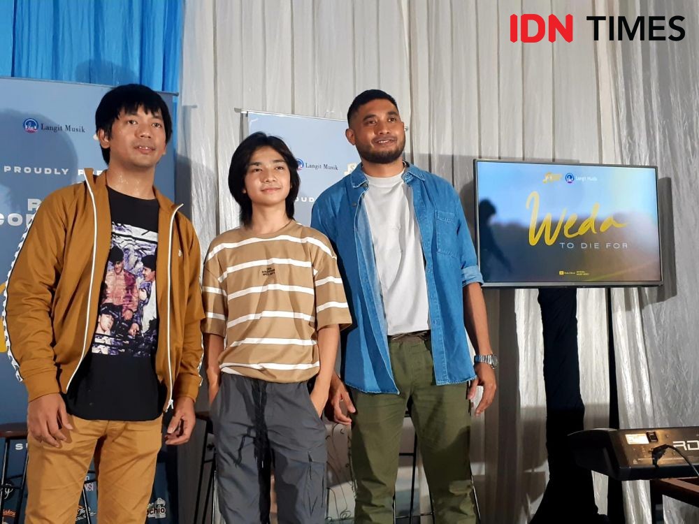 Weda, Arek Surabaya yang Dibikinkan Lagu Rian D'Masiv