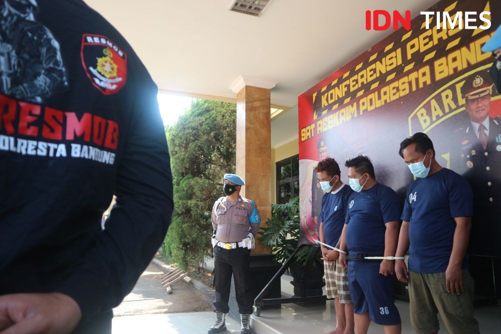 Pencuri Bersenjata Api dan Pakai Jeep Willys di Bandung Ditangkap