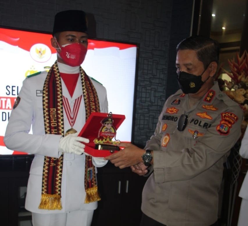 Kapolda Lampung Dukung Ridho dan Aurel Wakil Paskibraka Daftar Taruna