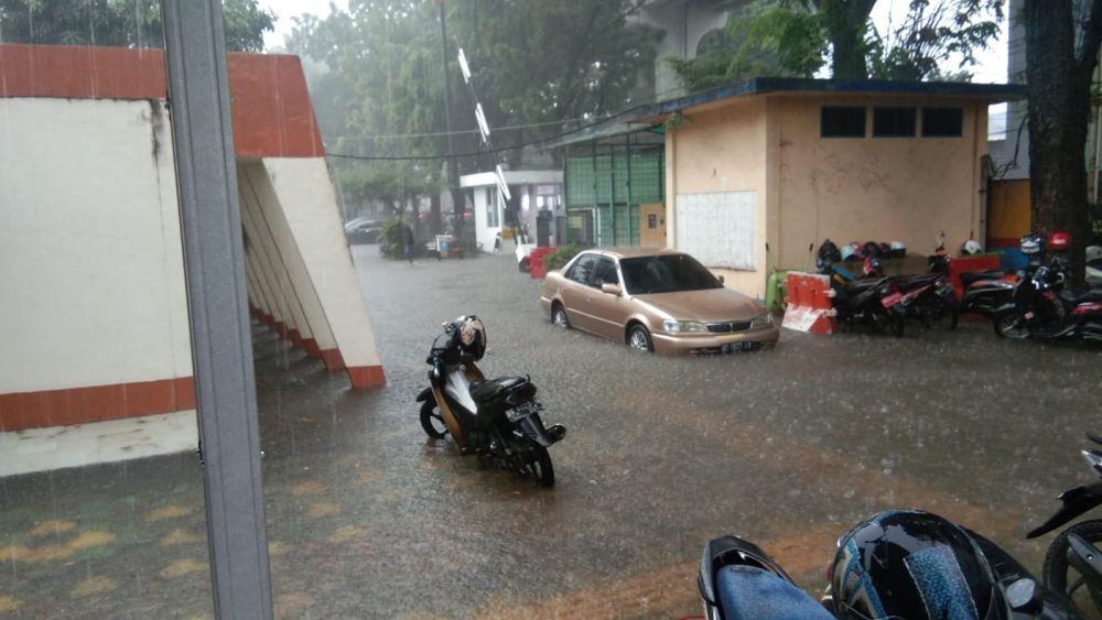 Sejumlah Wilayah di Palembang Terendam Banjir Setelah Hujan Seharian