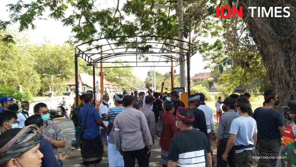 10 Potret Demo Warga Serangan Denpasar Tolak Portal Masuk Desa Wisata
