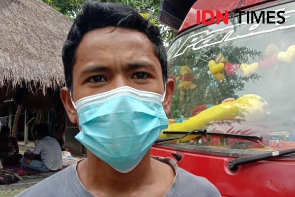 Terlantar, Sopir Truk Obat-obatan Jual Cincin Kawin untuk Makan